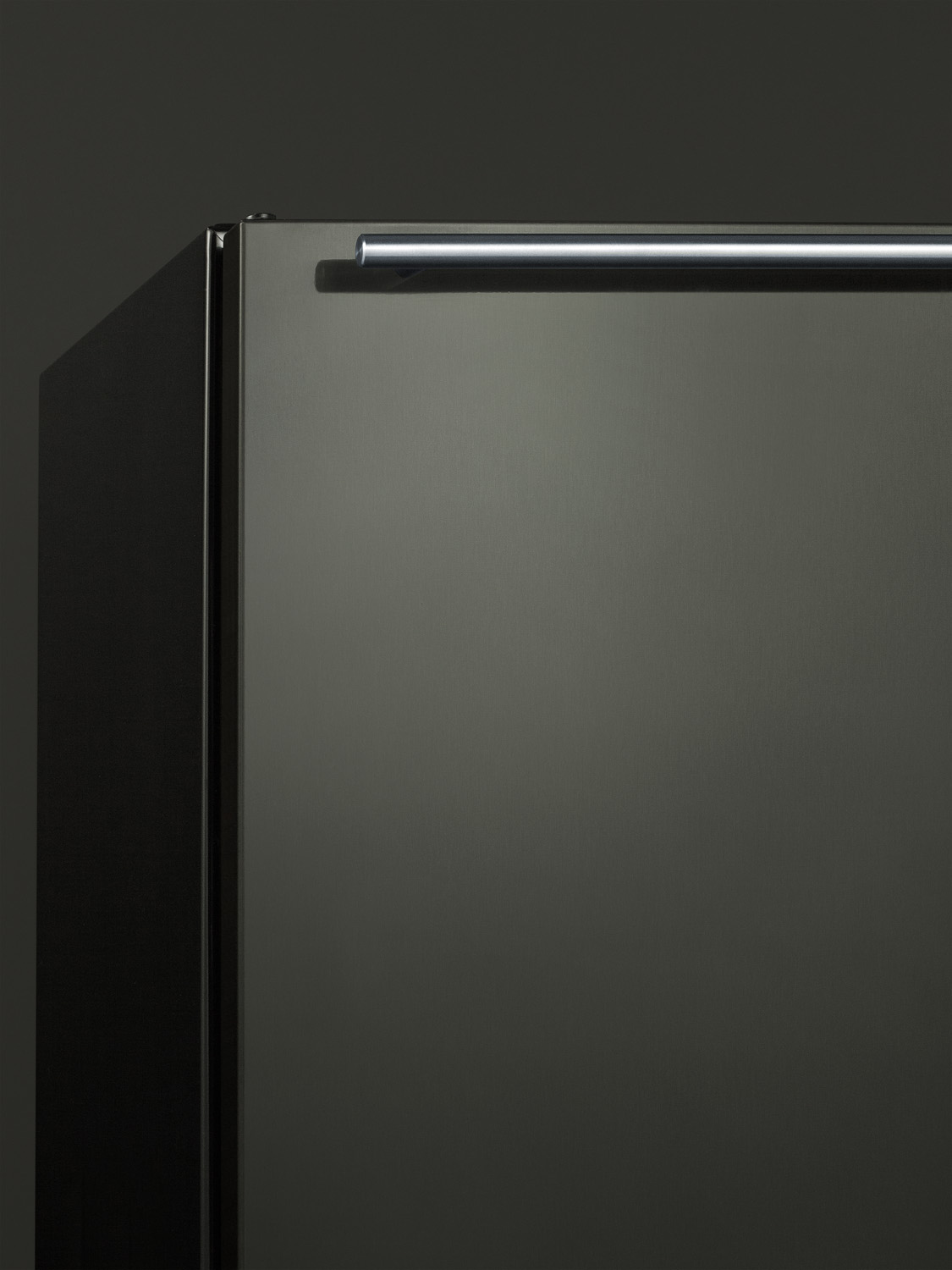 ADA compliant built-in undercounter refrigerator-freezer for residential use, cycle defrost w/deluxe interior, black stainless steel door, horizontal handle, and black cabinet